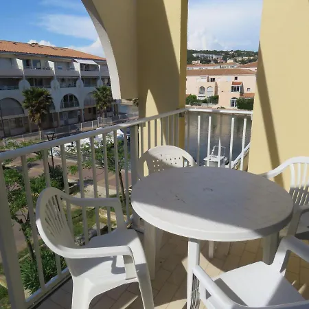 A Avec Terrasse, Cuisine Equipee Et Vue Marina - Fr-1-472-149 Apartment